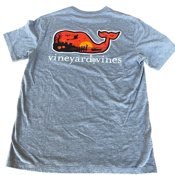 Vineyard Vines Gray Tee Shirt with Flying Witch and Spider Web on Back Sz: Small - Picture 2 of 12
